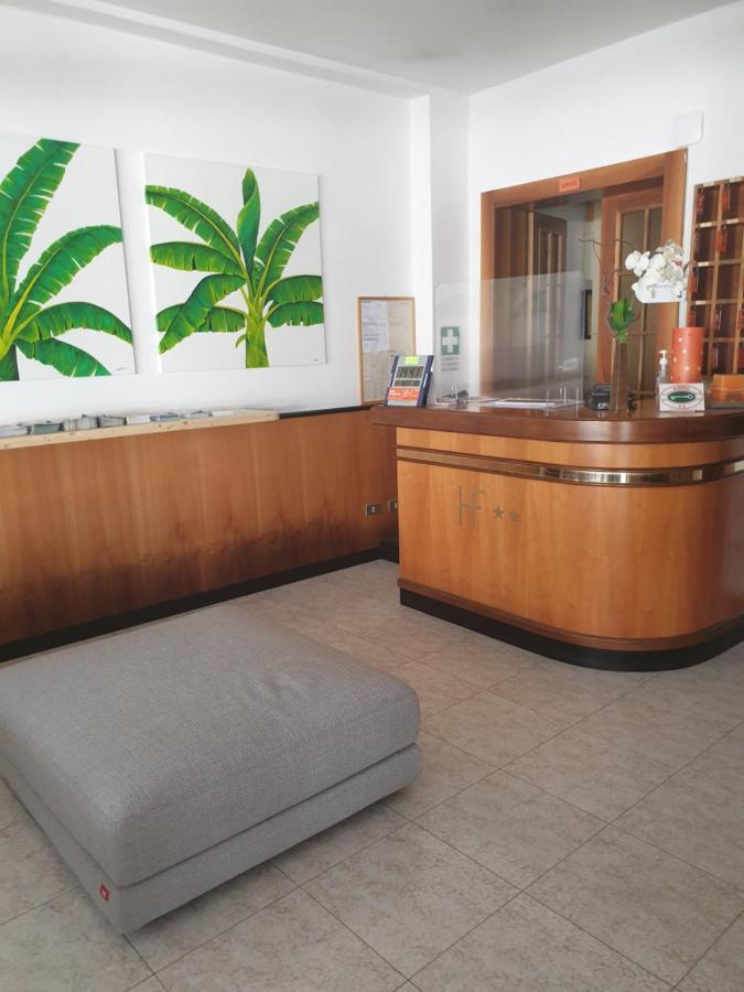 Hotel La Favorita Πεσκιέρα ντελ Γκάρντα Εξωτερικό φωτογραφία