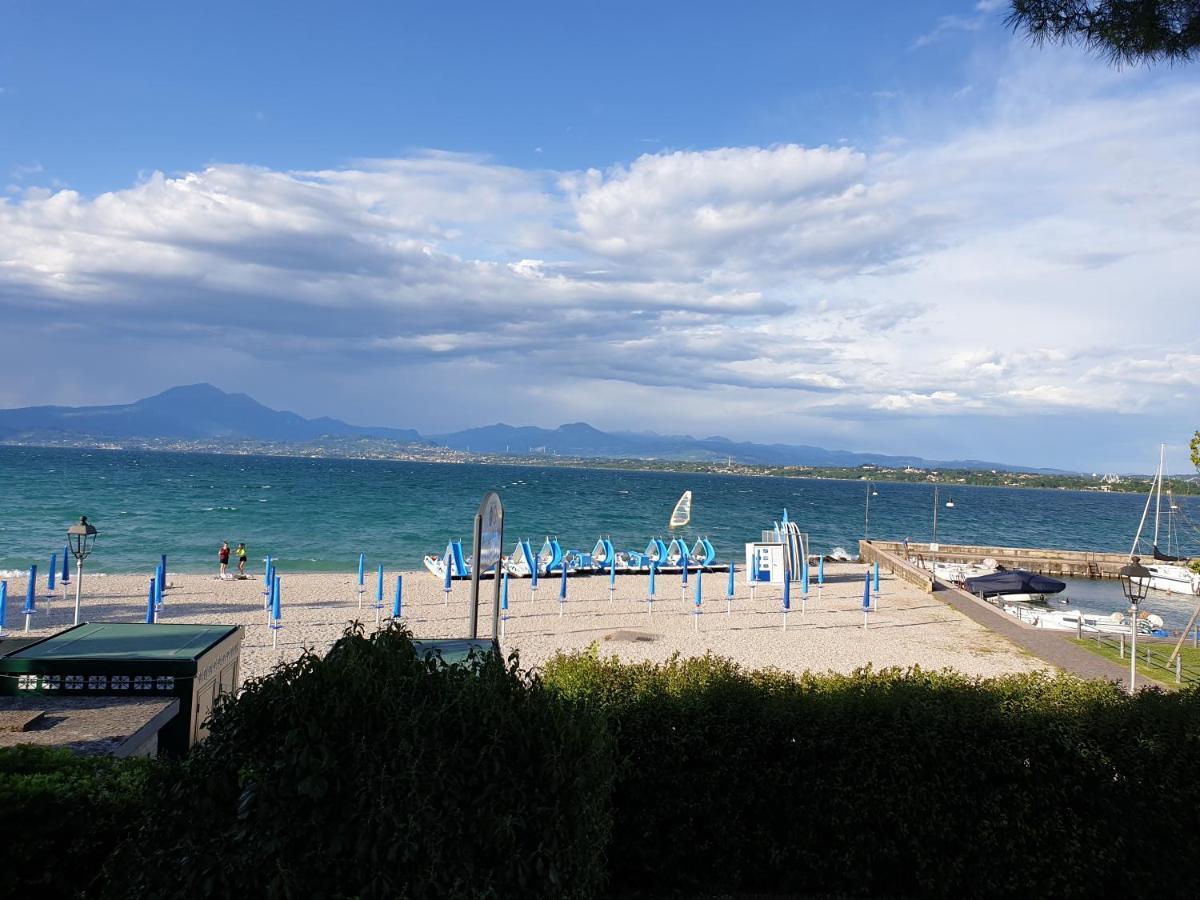 Hotel La Favorita Πεσκιέρα ντελ Γκάρντα Εξωτερικό φωτογραφία