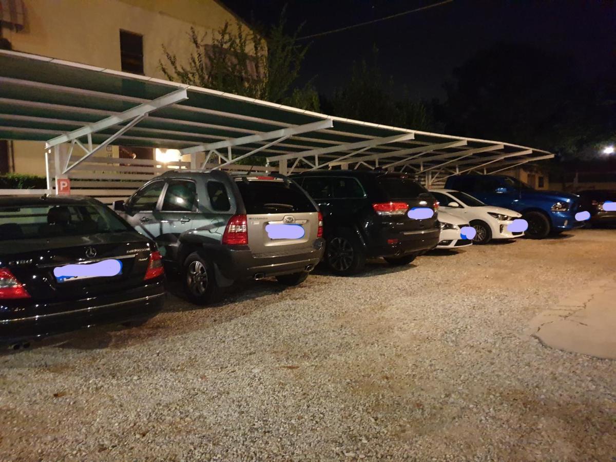 Hotel La Favorita Πεσκιέρα ντελ Γκάρντα Εξωτερικό φωτογραφία