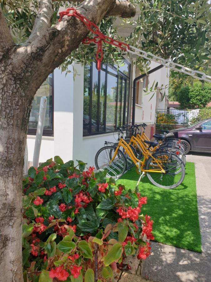 Hotel La Favorita Πεσκιέρα ντελ Γκάρντα Εξωτερικό φωτογραφία