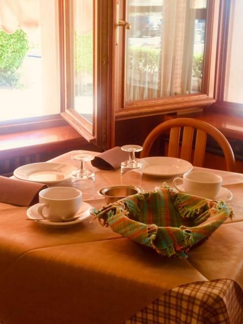 Hotel La Favorita Πεσκιέρα ντελ Γκάρντα Εξωτερικό φωτογραφία