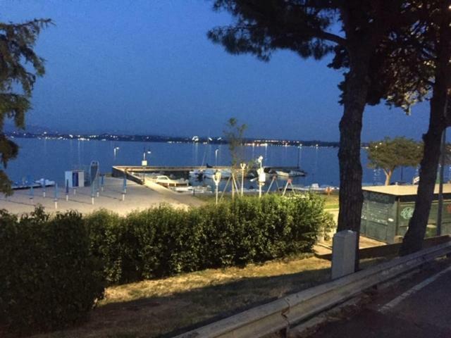 Hotel La Favorita Πεσκιέρα ντελ Γκάρντα Εξωτερικό φωτογραφία